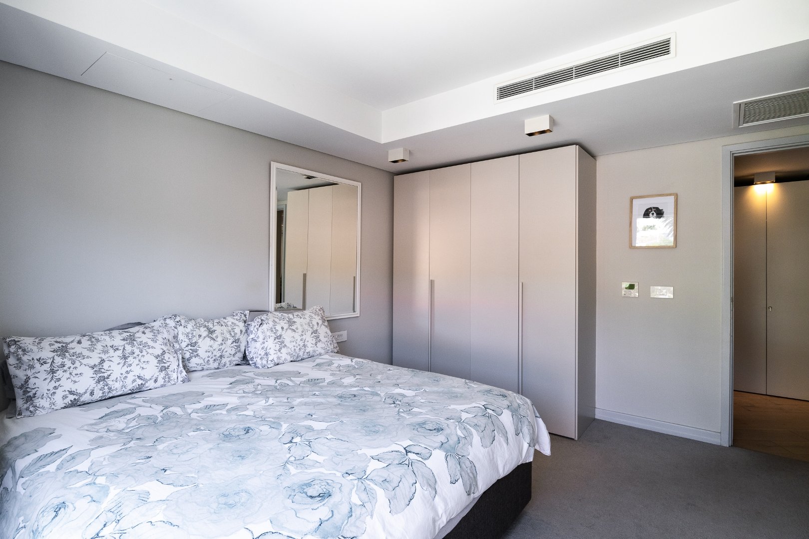 1 Bedroom Property for Sale in Sea Point Western Cape